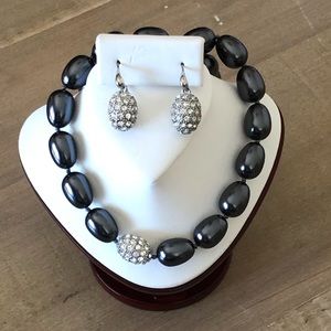 Blue-gray pearl necklace crystal earrings set